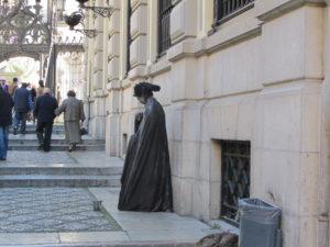 Human statue in Granada's Alcaceria IMG 2532 human statue in Granada1 300x225 Spain Granada to Jaen (our last days) Day 10 & 11